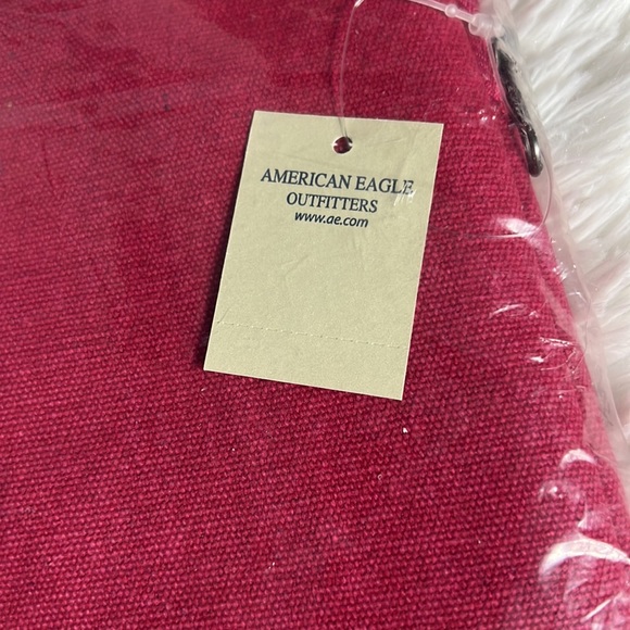 American Eagle AEO New with Tag Fall in Love Red Padded Laptop Computer Case - Picture 3 of 5
